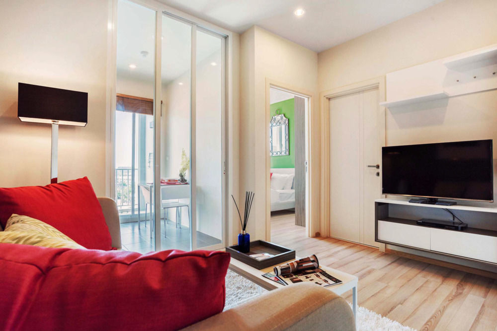 Favstay - The Base Downtown Phuket Exterior foto